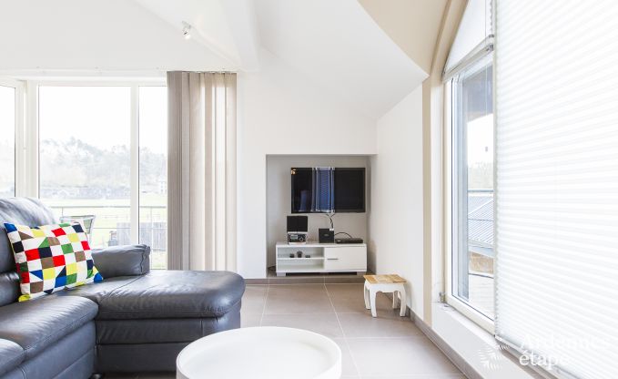 Grande maison de vacances en deux btiments  Han-sur-Lesse pour 13 personnes avec piscine intrieure