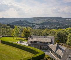 Villa de Luxe à Herbeumont pour 20 personnes en Ardenne