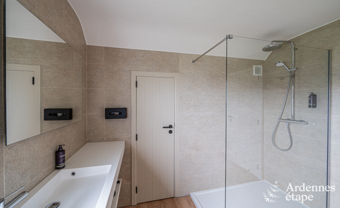 Maison de vacances � H�ron pour 12 personnes en Ardenne