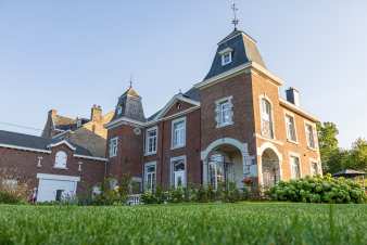 Villa de luxe  Herve, Ardenne : 15 personnes, moderne et adapte aux enfants