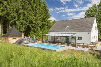 Luxueuse villa avec piscine extérieure pour 14 personnes à Houffalize en Ardenne