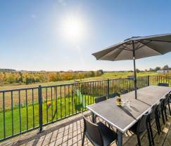 villa de luxe à Houffalize : hébergement pour 18 personnes avec piscine, sauna et jardin privé en Ardenne