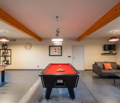 villa de luxe à Houffalize : hébergement pour 18 personnes avec piscine, sauna et jardin privé en Ardenne