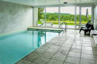 Gte 4.5 toiles tout confort et piscine intrieure proche d'Houffalize