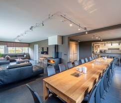 Villa de luxe à Houffalize : hébergement pour 22 personnes avec piscine, sauna et jardin en Ardenne