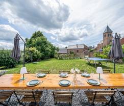 Grande maison de vacances pour 12 personnes avec 4 chambres, 3 salles de bains, jacuzzi, salle de jeux et jardin