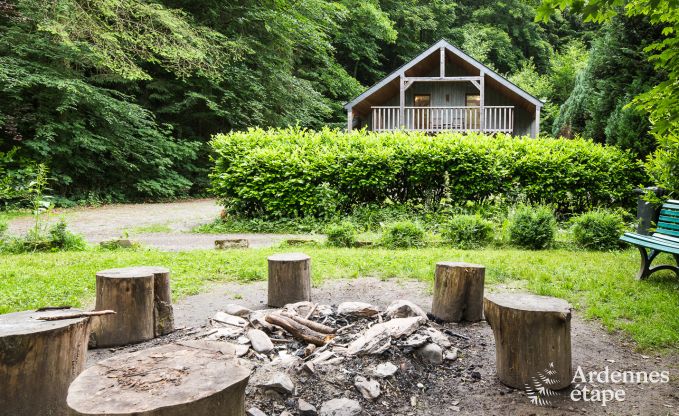Chalet en bois à La Roche-En-Ardenne pour 8 personnes