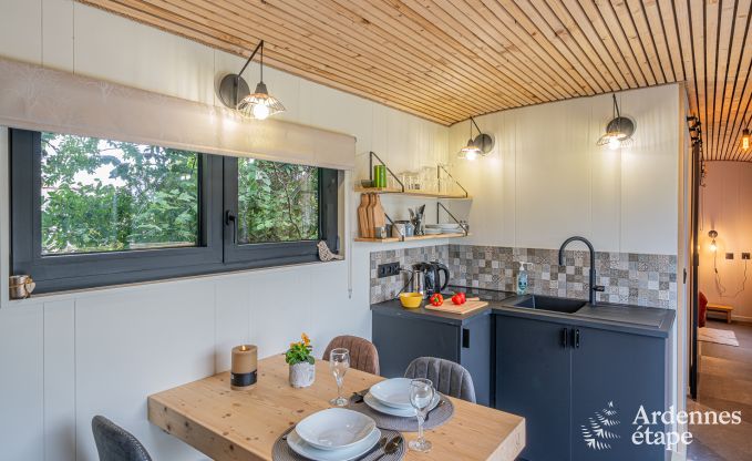 Charmante tiny house pour 4 personnes  Lglise avec kitchenette, poele  pellets et jardin priv