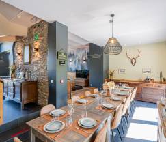 Grande maison de vacances à Libin pour 15 personnes avec salles de bains privées et cuisine professionnelle