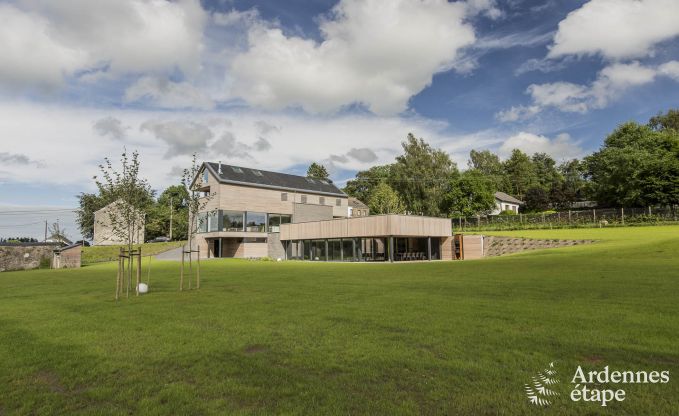 Villa de luxe avec piscine intérieure pour 15 personnes à Libramont