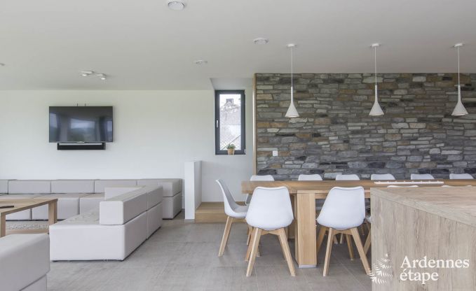 Maison de vacances pour 15 personnes � Libramont avec piscine int�rieure, sauna et jardin priv� au bord de l'eau