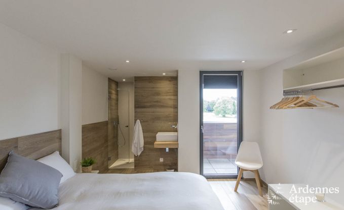 Maison de vacances pour 15 personnes � Libramont avec piscine int�rieure, sauna et jardin priv� au bord de l'eau