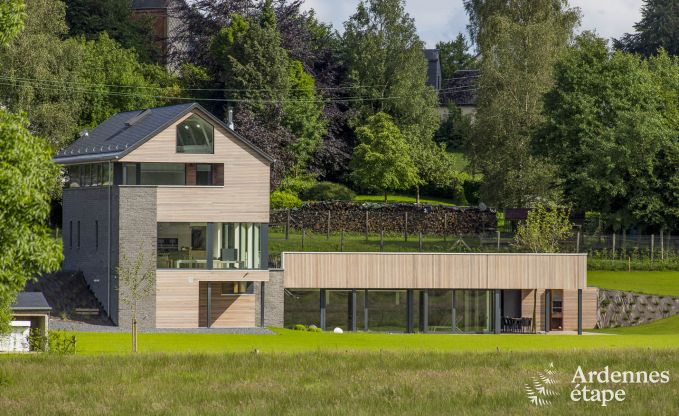 Maison de vacances pour 15 personnes � Libramont avec piscine int�rieure, sauna et jardin priv� au bord de l'eau