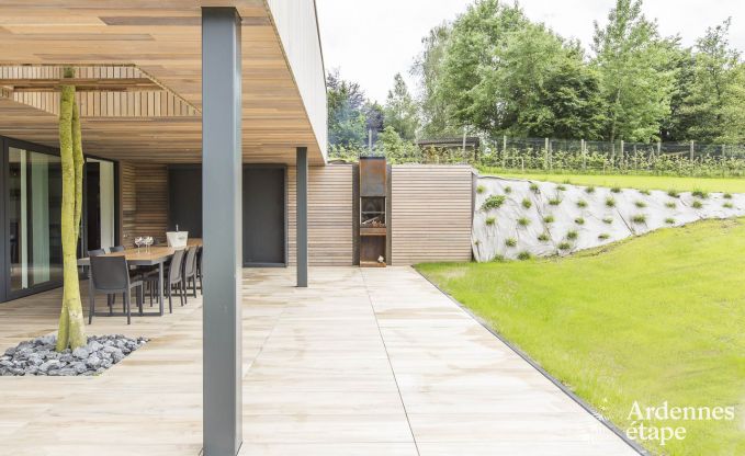 Maison de vacances pour 15 personnes � Libramont avec piscine int�rieure, sauna et jardin priv� au bord de l'eau