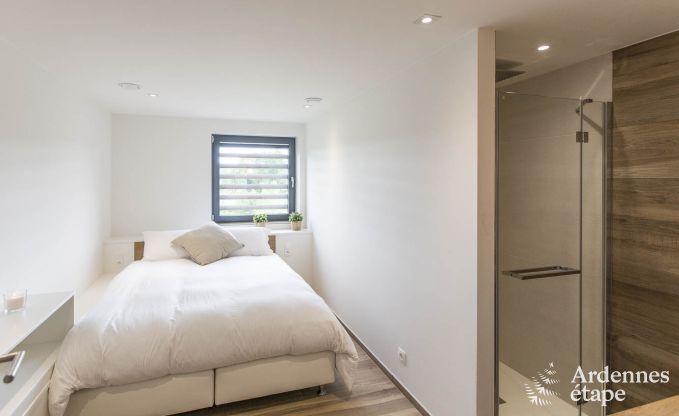 Maison de vacances pour 15 personnes � Libramont avec piscine int�rieure, sauna et jardin priv� au bord de l'eau