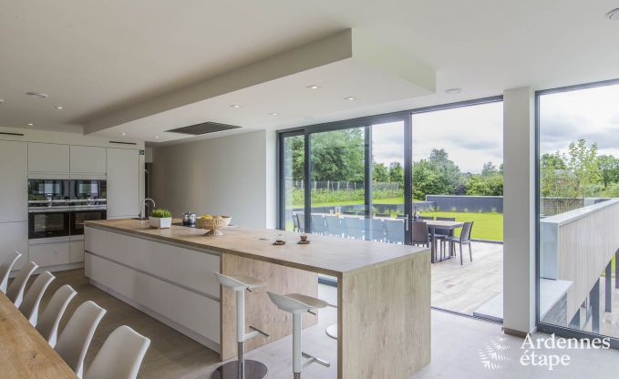 Maison de vacances pour 15 personnes � Libramont avec piscine int�rieure, sauna et jardin priv� au bord de l'eau