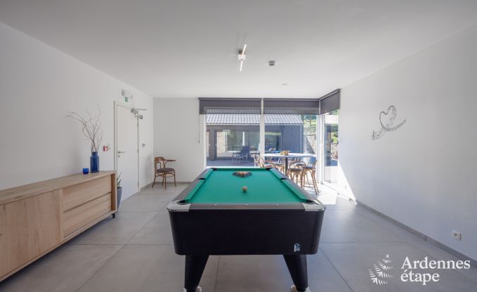 Luxueuse maison de vacances pour groupes avec piscine à Limbourg