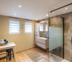 Maison de vacances familiale et moderne Oster pour 4 personnes avec terrasse privée et jardin