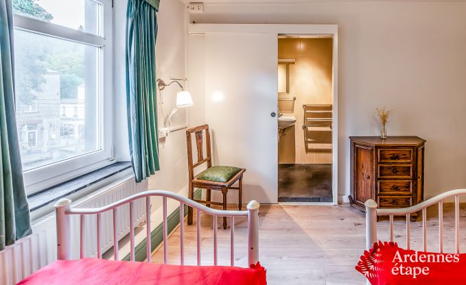 Maison de vacances spacieuse  Maredsous en Ardenne : Confort et divertissements pour 29 personnes