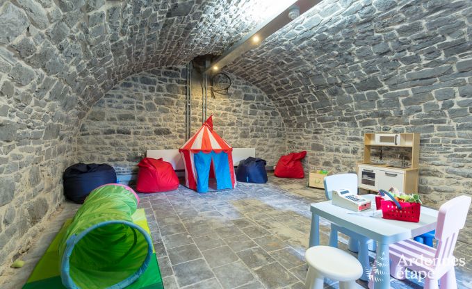 Ch�teau � Modave pour 46 personnes en Ardenne