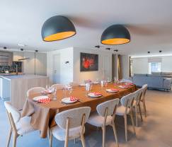 Villa luxueuse à Nassogne avec jacuzzi, 6 chambres et 6 salles de bains