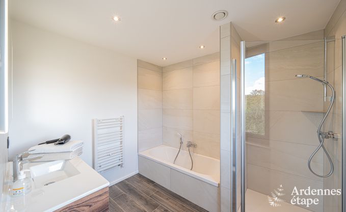 Villa de luxe avec piscine intrieure  Neufchteau pour 8 personnes, parfaite pour familles et couples