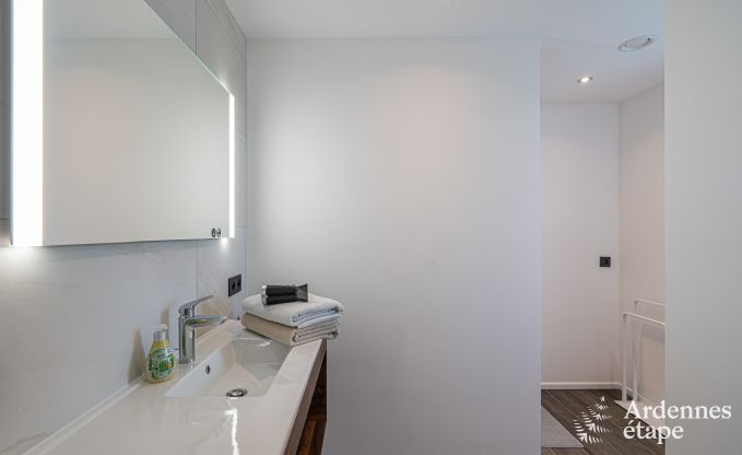 Villa de luxe avec piscine intrieure  Neufchteau pour 8 personnes, parfaite pour familles et couples