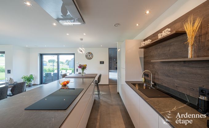 Villa de luxe avec piscine intrieure  Neufchteau pour 8 personnes, parfaite pour familles et couples