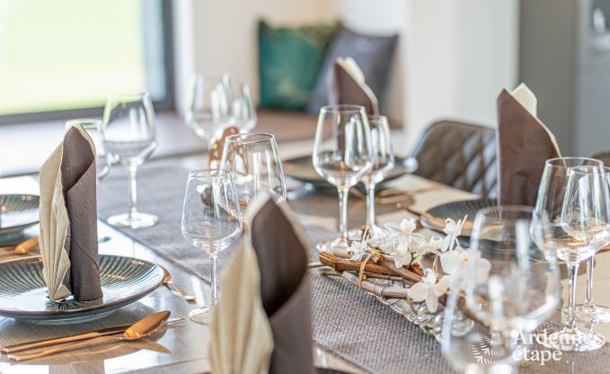 Villa de luxe avec piscine intrieure  Neufchteau pour 8 personnes, parfaite pour familles et couples