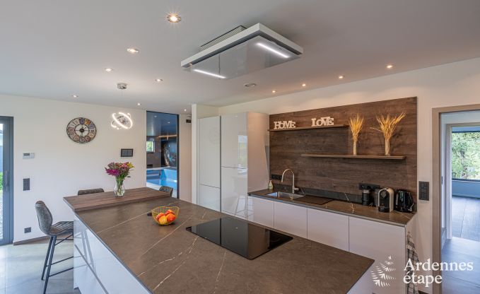 Villa de luxe avec piscine intrieure  Neufchteau pour 8 personnes, parfaite pour familles et couples