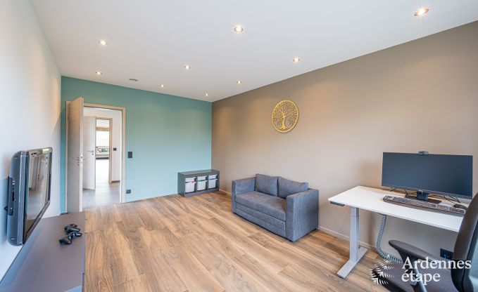 Villa de luxe avec piscine intrieure  Neufchteau pour 8 personnes, parfaite pour familles et couples