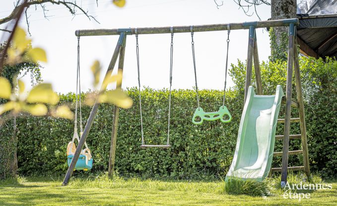 Maison de vacances avec tennis � Onhaye pour 2/3 personnes en Ardenne