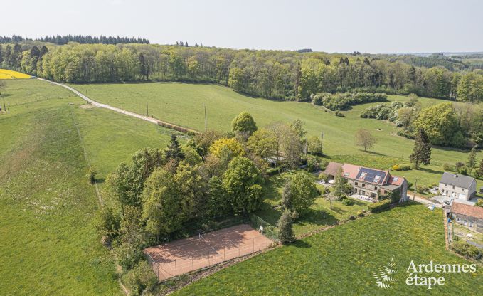 Maison de vacances avec tennis � Onhaye pour 2/3 personnes en Ardenne