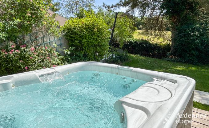 Maison de vacances  Onhaye avec piscine, jacuzzi, sauna et salles de jeux pour 14 personnes prs de Dinant