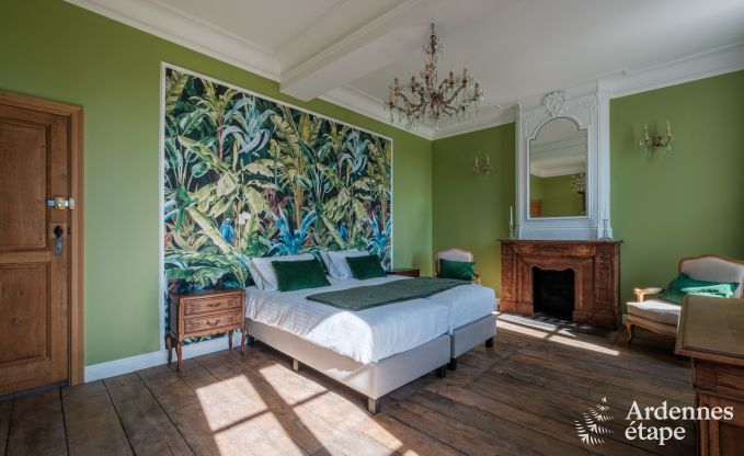 Chteau de luxe pour 30 personnes  Ouffet avec 14 chambres, 12 salles de bains, piscine intrieure, sauna et jardin priv