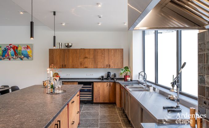 Chteau de luxe pour 30 personnes  Ouffet avec 14 chambres, 12 salles de bains, piscine intrieure, sauna et jardin priv