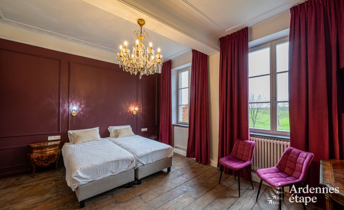 Chteau de luxe pour 30 personnes  Ouffet avec 14 chambres, 12 salles de bains, piscine intrieure, sauna et jardin priv