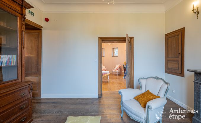 Chteau de luxe pour 30 personnes  Ouffet avec 14 chambres, 12 salles de bains, piscine intrieure, sauna et jardin priv