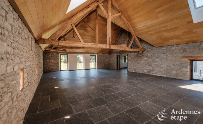 Chteau de luxe pour 30 personnes  Ouffet avec 14 chambres, 12 salles de bains, piscine intrieure, sauna et jardin priv