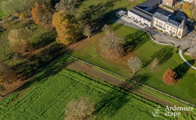 Chteau de luxe pour 30 personnes  Ouffet avec 14 chambres, 12 salles de bains, piscine intrieure, sauna et jardin priv