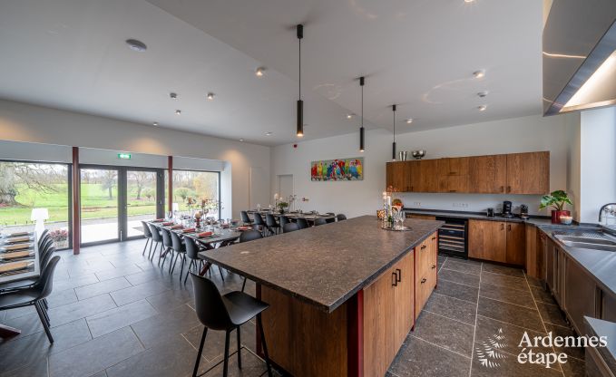 Chteau de luxe pour 30 personnes  Ouffet avec 14 chambres, 12 salles de bains, piscine intrieure, sauna et jardin priv