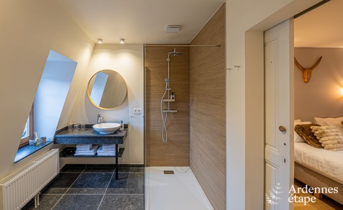 Chteau de luxe pour 30 personnes  Ouffet avec 14 chambres, 12 salles de bains, piscine intrieure, sauna et jardin priv