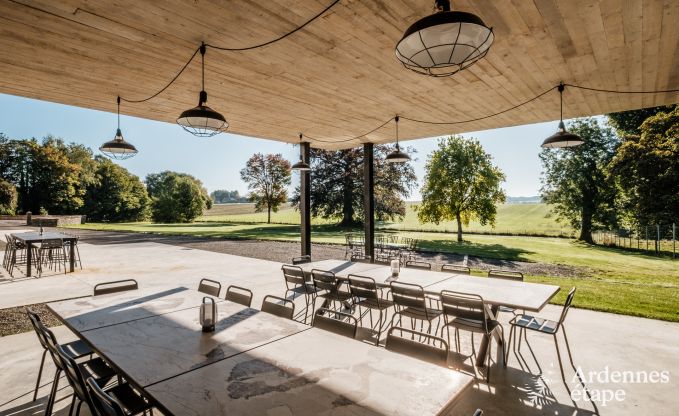 Ch�teau de luxe pour 30 personnes � Ouffet avec 14 chambres, 12 salles de bains, piscine int�rieure, sauna et jardin priv�