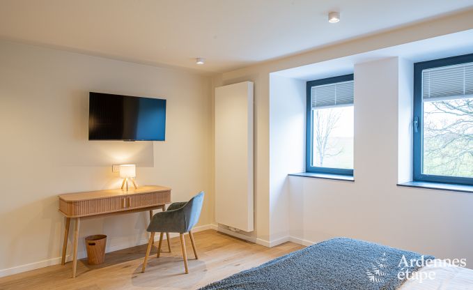 Ch�teau de luxe pour 30 personnes � Ouffet avec 14 chambres, 12 salles de bains, piscine int�rieure, sauna et jardin priv�