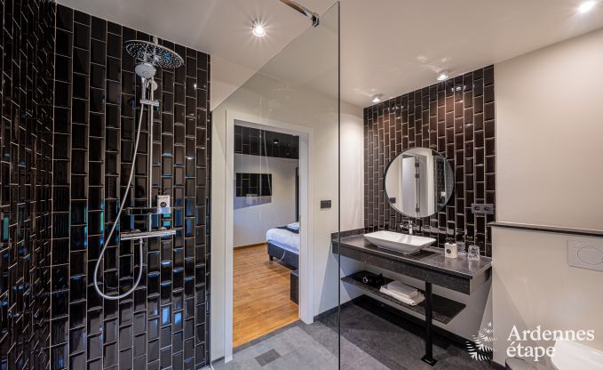 Ch�teau de luxe pour 30 personnes � Ouffet avec 14 chambres, 12 salles de bains, piscine int�rieure, sauna et jardin priv�