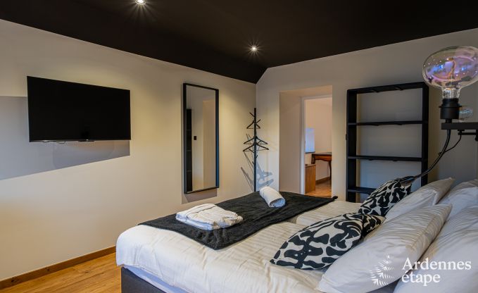 Ch�teau de luxe pour 30 personnes � Ouffet avec 14 chambres, 12 salles de bains, piscine int�rieure, sauna et jardin priv�