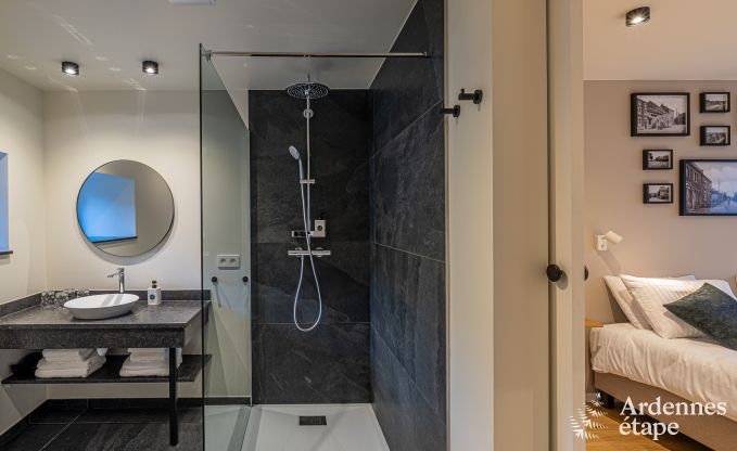 Ch�teau de luxe pour 30 personnes � Ouffet avec 14 chambres, 12 salles de bains, piscine int�rieure, sauna et jardin priv�