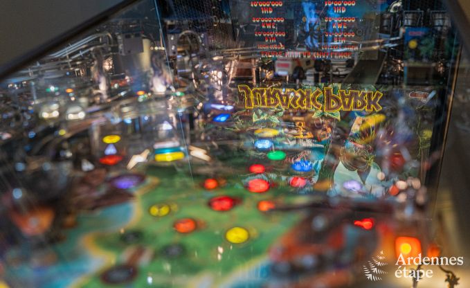 Ch�teau de luxe pour 30 personnes � Ouffet avec 14 chambres, 12 salles de bains, piscine int�rieure, sauna et jardin priv�