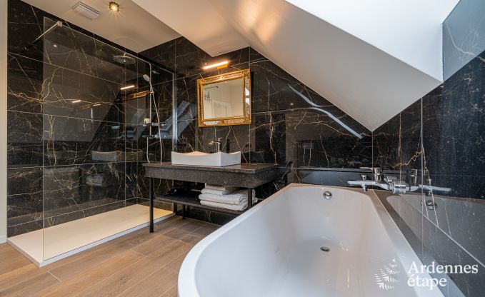 Ch�teau de luxe pour 30 personnes � Ouffet avec 14 chambres, 12 salles de bains, piscine int�rieure, sauna et jardin priv�