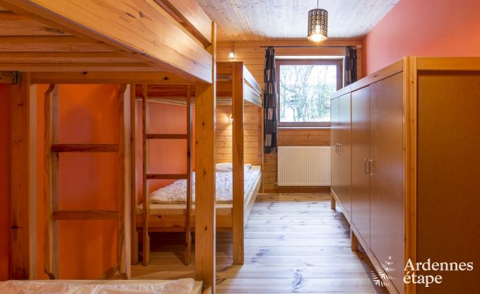 Superbe gîte chaleureux de grande capacité avec sauna à louer à Ovifat
